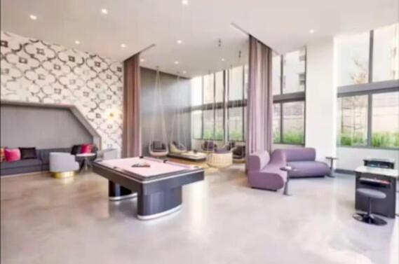 Snug 3br Highrise With Pool, & Rooftop Views Apartment *